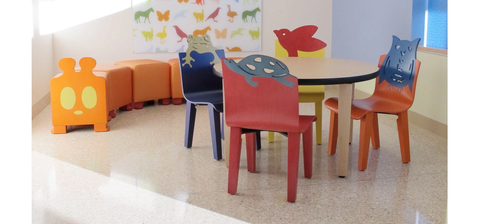 https://tmcfurniture.com/wp-content/uploads/2021/06/TMC_Kestrel_Perimeter_Chair_Child_installation-1.jpg.webp